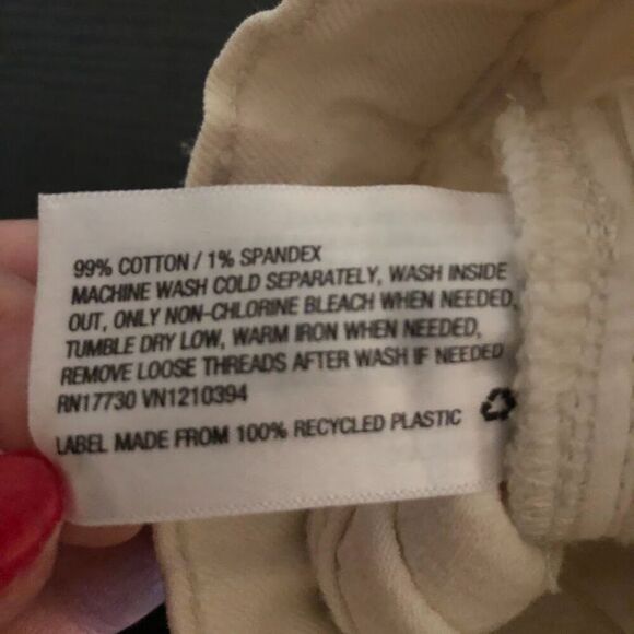 Universal Thread NWT Women's Cut Knee Off White Jeans Size 14 Vintage Straight - Picture 6 of 16